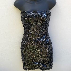 🔶 Strapless Mini Sequins Dress